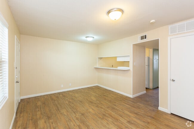 1BR 1BA - 615 SF