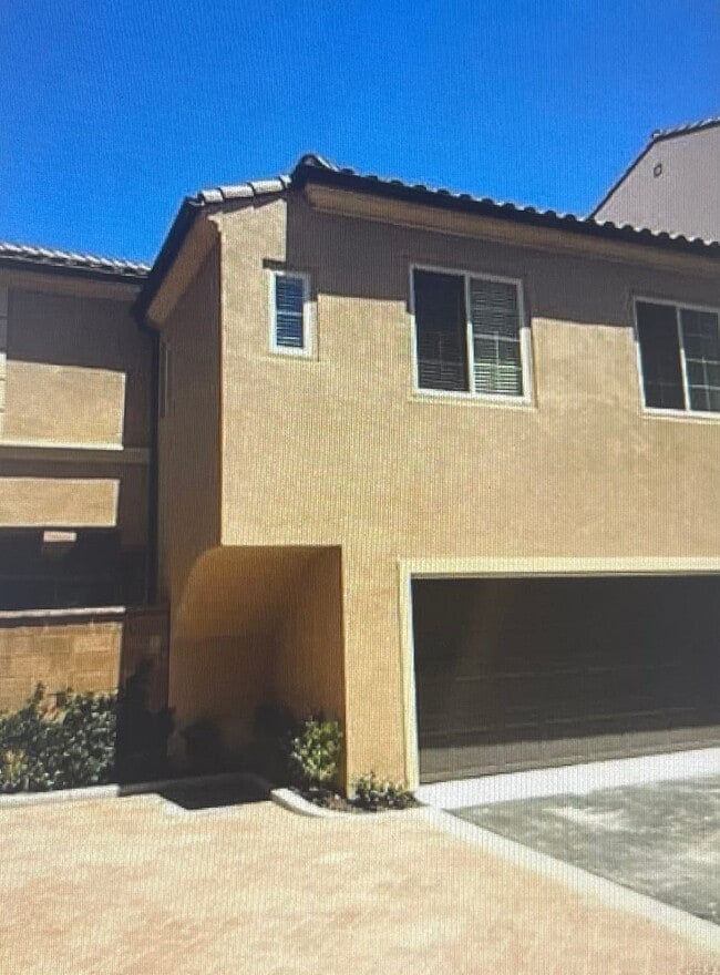 Photo - 3 Bed 2.5 Bath 1,382sqft Pets considered