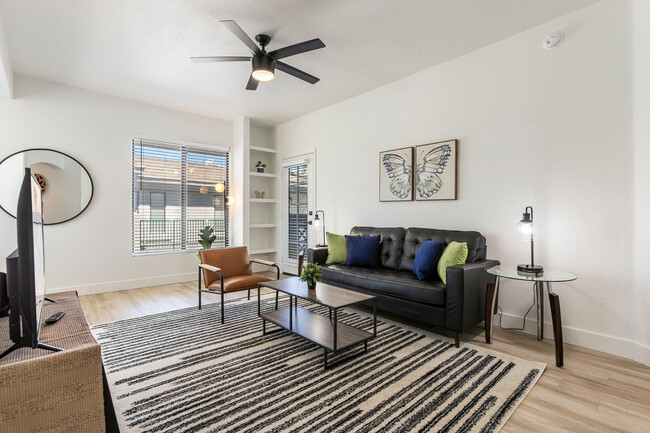 Building Photo - 15608 N 71st St Rental
