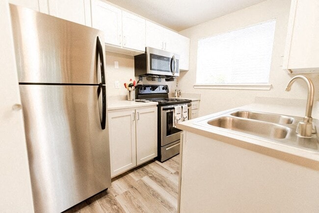 Puyallup Apartments - Cambridge on Seventh Apartments - Kitchen - Cambridge on Seventh Apartments