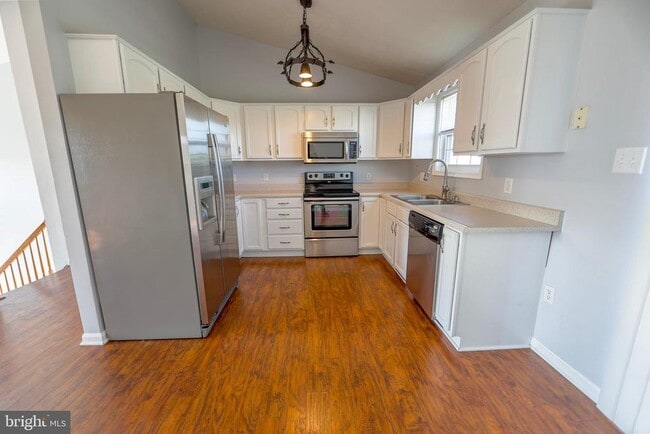 Photo - 18500 Bull Run Dr