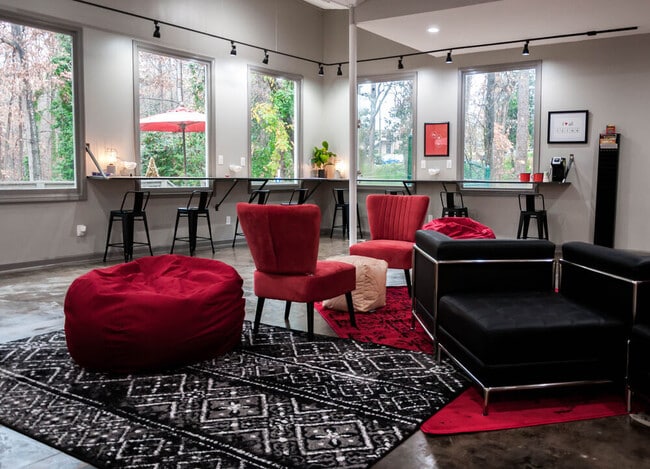 Photo - University Oaks