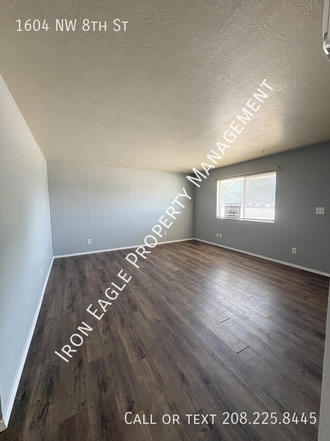 Photo - 1604 8th St NW