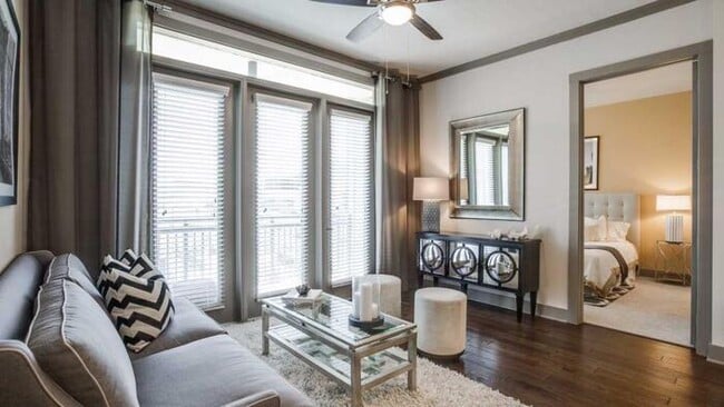 Photo - 2828 Lemmon Ave E Unidad b9