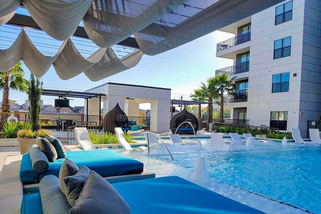 PearlWashington_ext_cabana-2