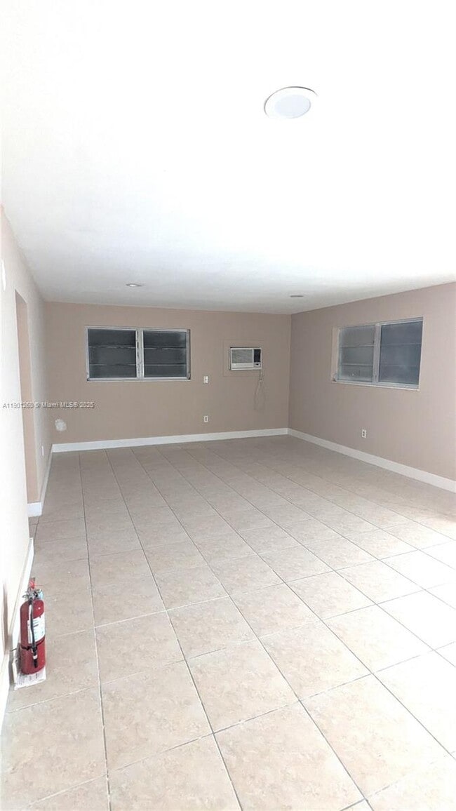 Photo - 4111 NW 37th Ave Unidad 0