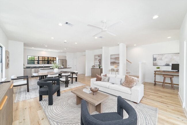 Building Photo - 11916 S Hoa Sen Cir