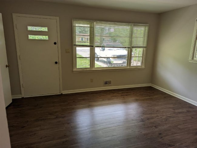 2901 New MacLand Rd