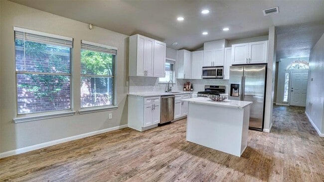 Photo - 711 House Creek Dr