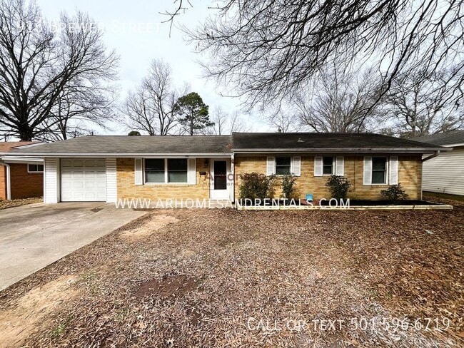 Building Photo - 916 Brewer St