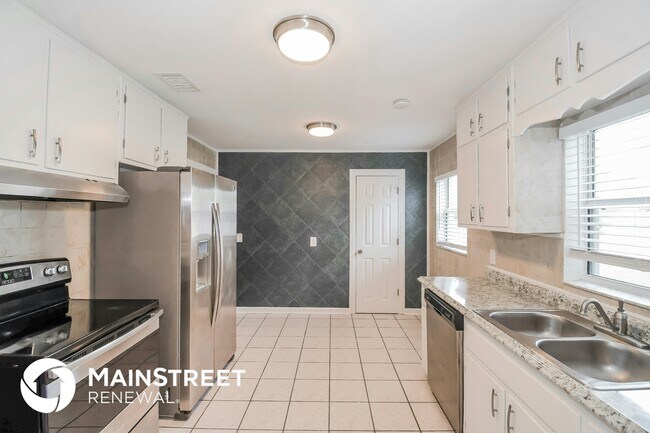 Photo - 6239 Bennett Rd