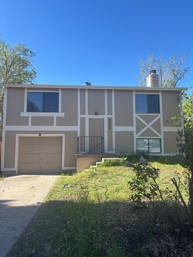 3 Bed 1 Bath Home near Aeroplaza and Power... - 3 Bed 1 Bath Home near Aeroplaza and Power...