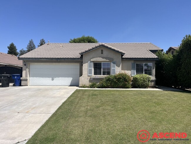 3 Bedroom Home In Southwest Bakersfield! - 3 Bedroom Home In Southwest Bakersfield!