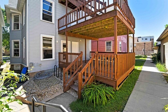 Photo - 322 W Wilson St Unit 2