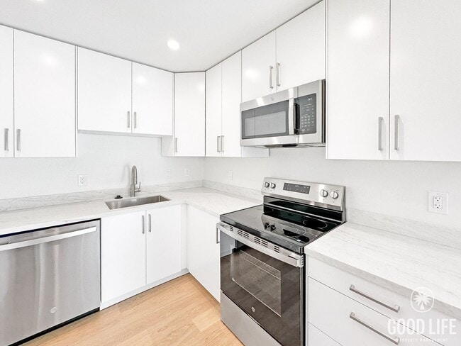 Photo - Modern Coastal Living in Solana Beach