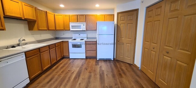 Photo - *** Very Nice Apartment - 3Bed 2Bath ***