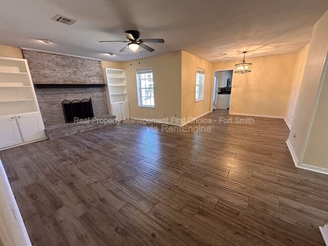 Photo - 3200 S 56th St