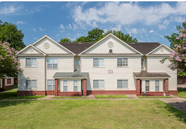 Building Photo - 2121 Lobdell Blvd Rental