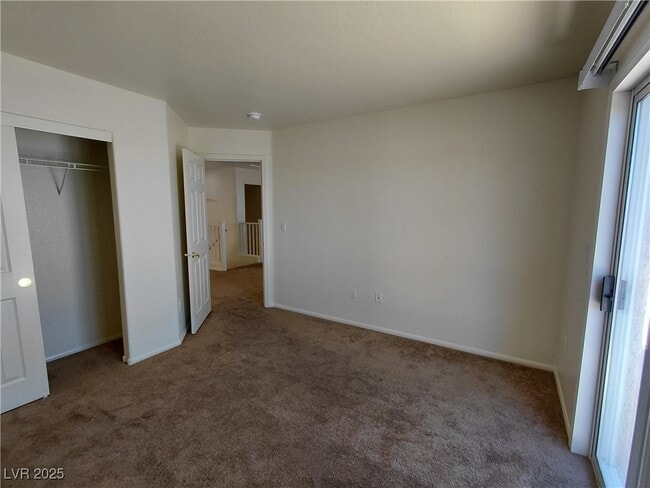 Building Photo - 452 Crocus Hill St