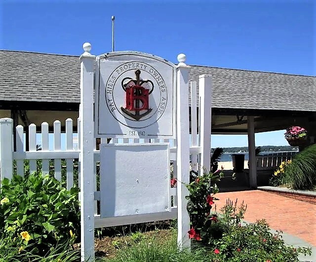 Photo - 14 Bay Dr E (Huntington, NY)