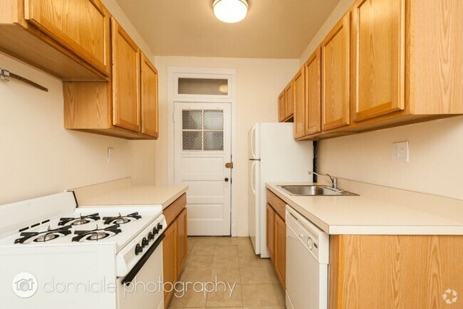 Building Photo - 1025 W Altgeld St Unit #1B Rental