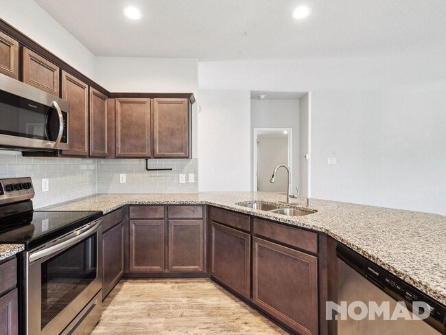 Photo - 536 Long Leaf Dr