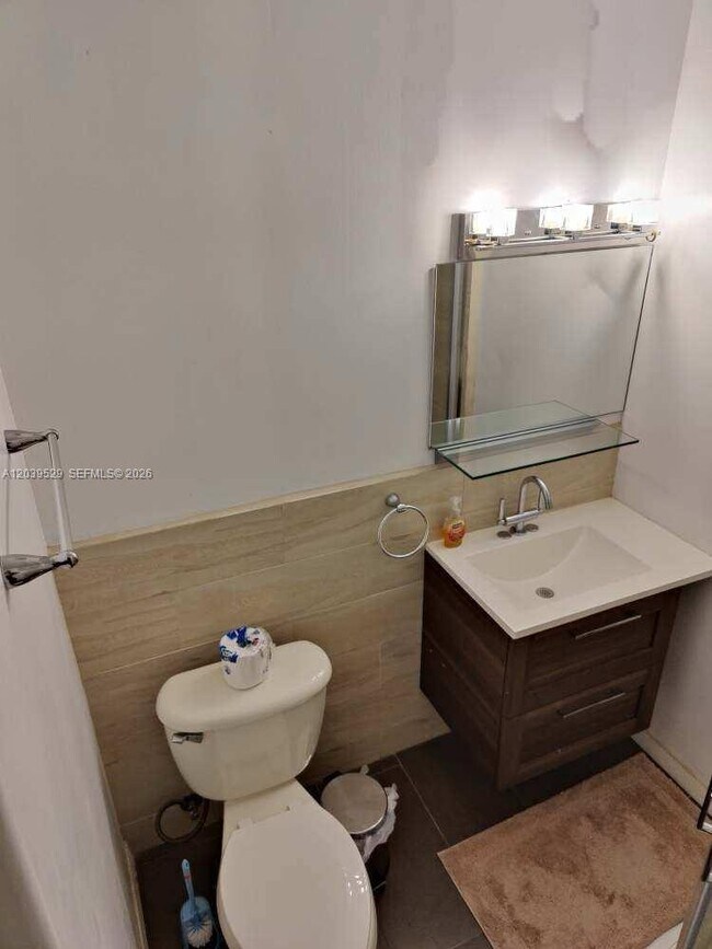 Photo - 1279 NE 180th St Unit 1