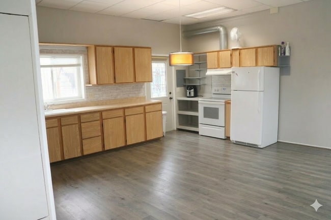 Building Photo - 318 107th St SW Unit c