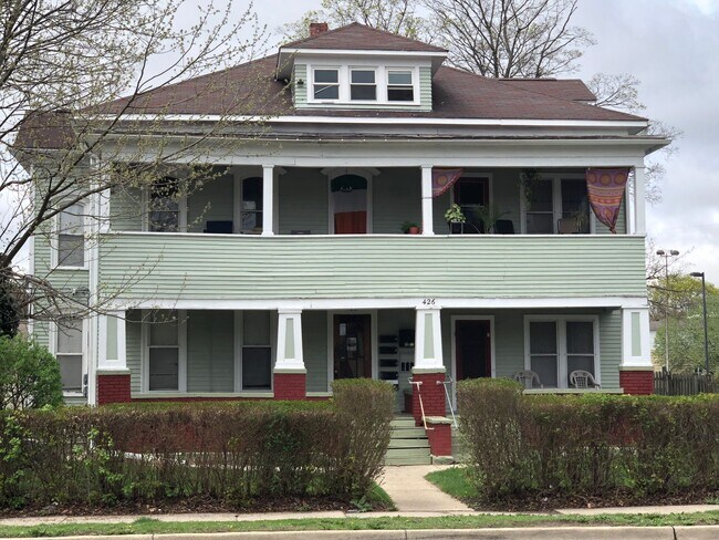 Building Photo - 426-428 S Westnedge Ave Unit 1
