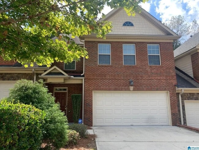 Building Photo - 2 Bed & 2.5 bath townhome  located in Oxford on the golf course