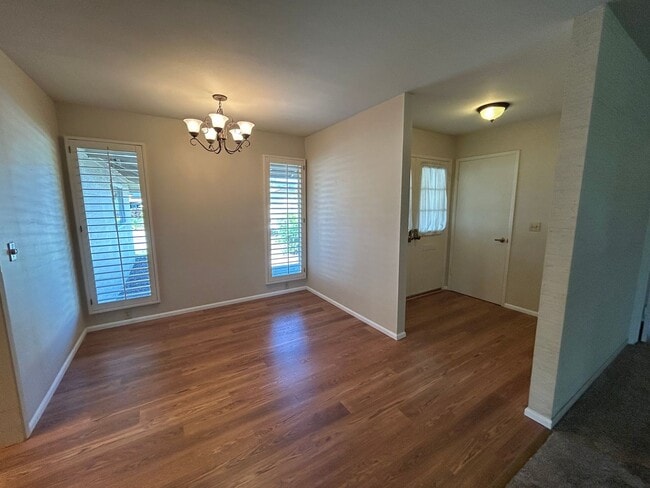 Photo - 6589 Meadowridge Dr