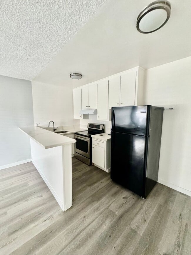 Photo - 7524 Sepulveda Blvd