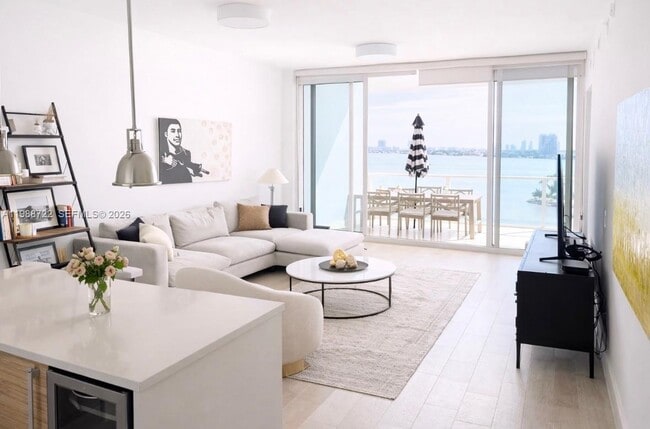 Photo - 2020 N Bayshore Dr Unit 805