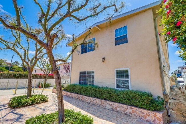 Photo - 2419 S. Ridgeley Dr