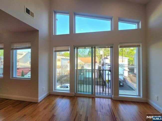 Photo - 129 Brookdale Ave Unidad 2