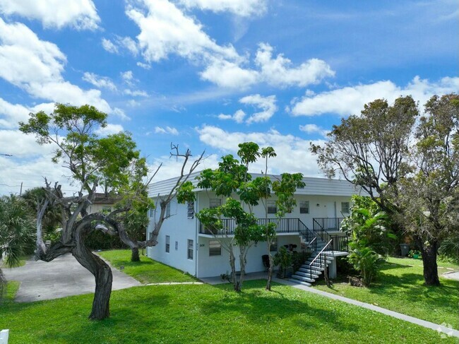 Building Photo - 906 Foresteria Dr Unit 1 Rental