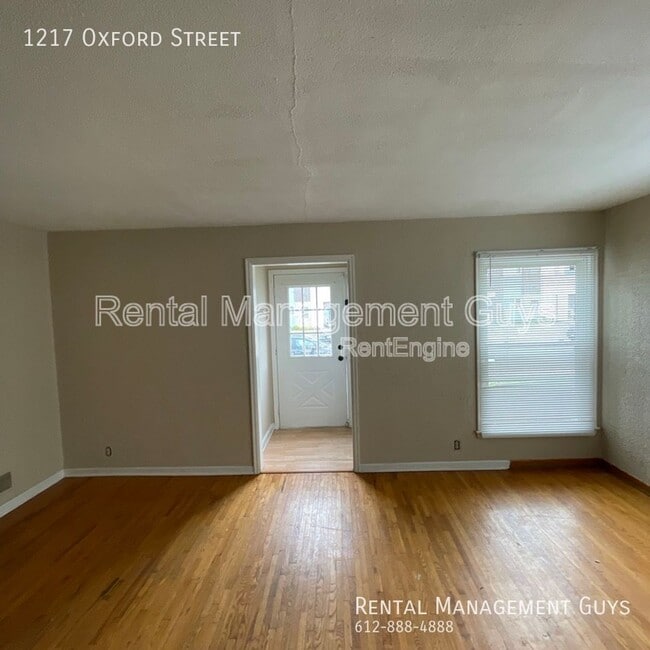 Photo - 1217 Oxford St