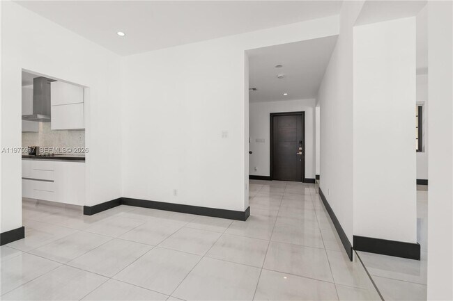 Photo - 519 Alhambra Cir