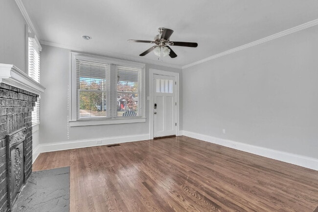 Photo - Stylish 2-Bed, 2-Bath Residence with Moder...