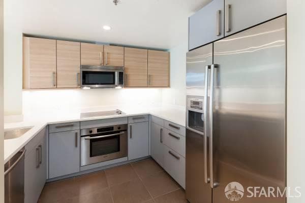 Building Photo - 555 4th St