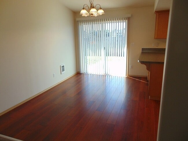 Photo - Enjoy Easy Living in Cascade Park with a Private Fenced Backyard