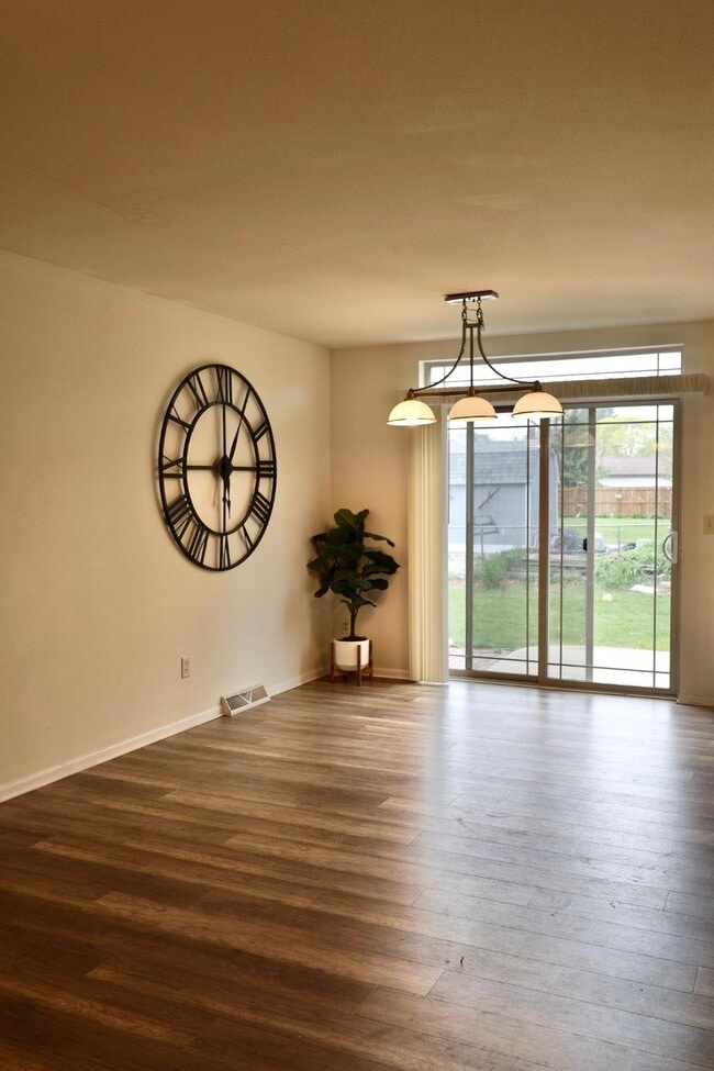 Photo - 5463 S Buckhorn Ave