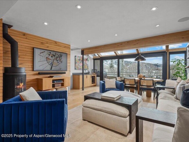 Building Photo - 100 N 8th St