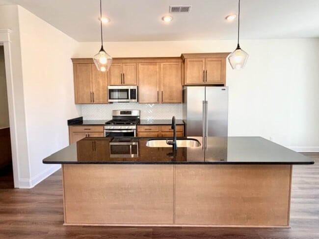 Photo - ChateletDrive4877 Unit 1