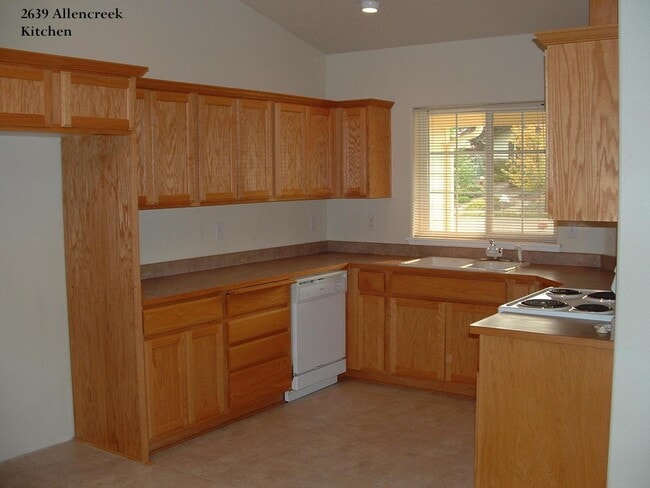 Photo - 2639 SW Allen Creek Rd