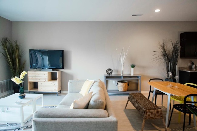 2 Bedroom Living Room - Waters Edge of Harbortown Rental