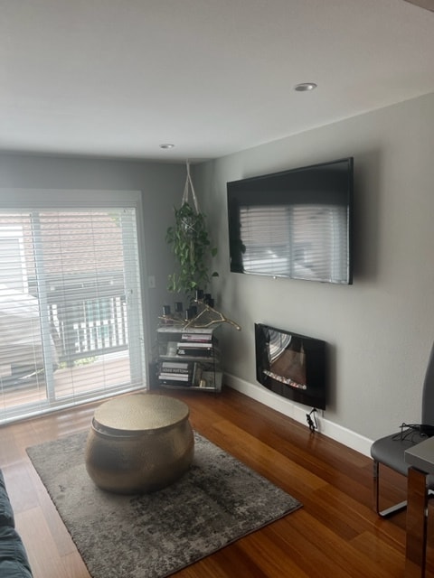 living room - 3847 Vineyard Ave Unit 2 Bedroom 2 Bath Garage