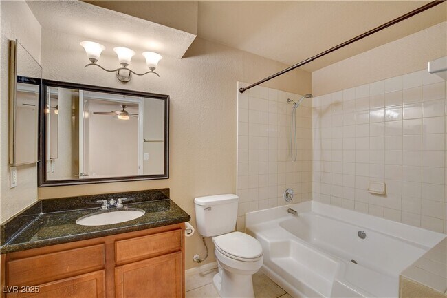 Photo - 9325 W Desert Inn Rd Unidad 143