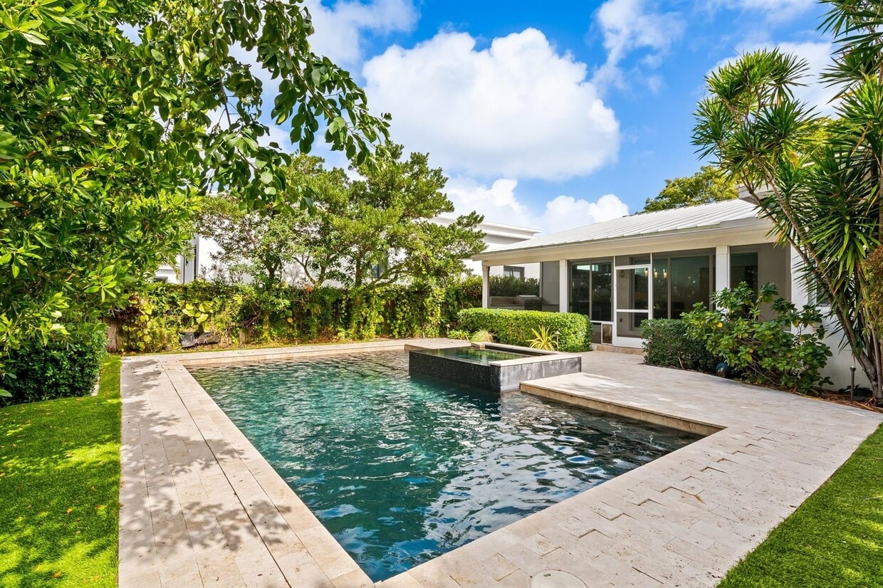 Photo - 521 NE 8th Ave (Fort Lauderdale, FL)