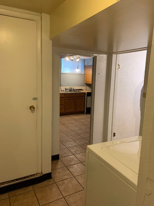 Photo - 1422 W Oak St Unit 1